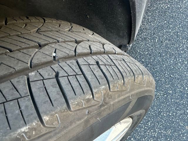 Used 2017 Chevrolet Malibu LT image 9