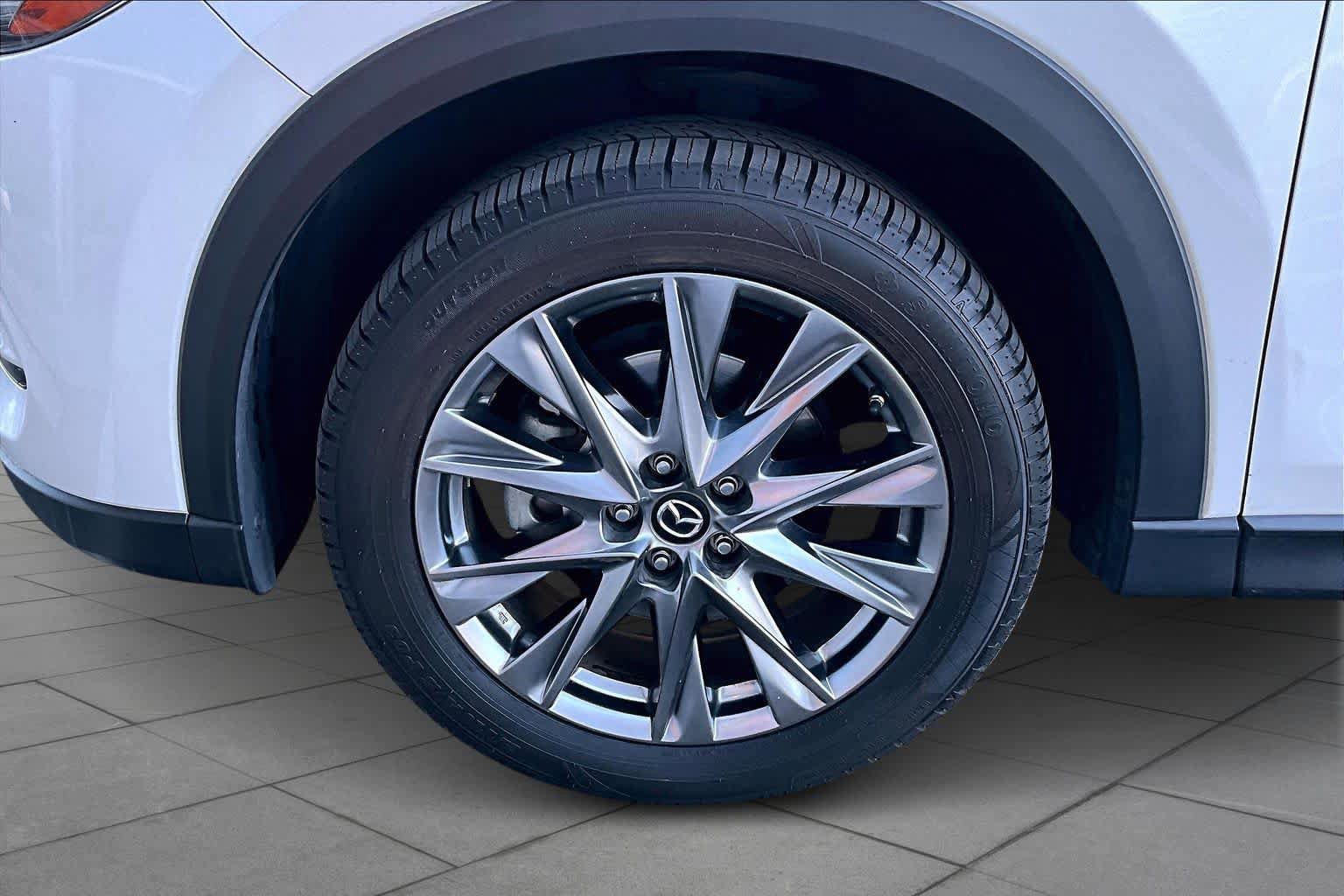 Used 2020 MAZDA CX-5 Signature image 11