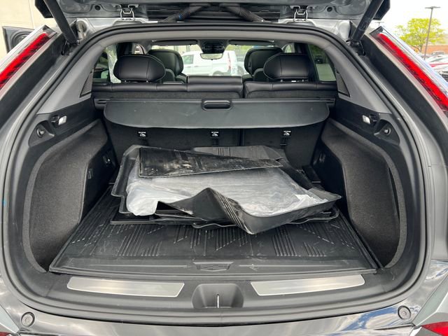 Certified 2025 Cadillac Optiq Sport 2 w/ LPO, Floor Liner Package AWD/4WD image 23