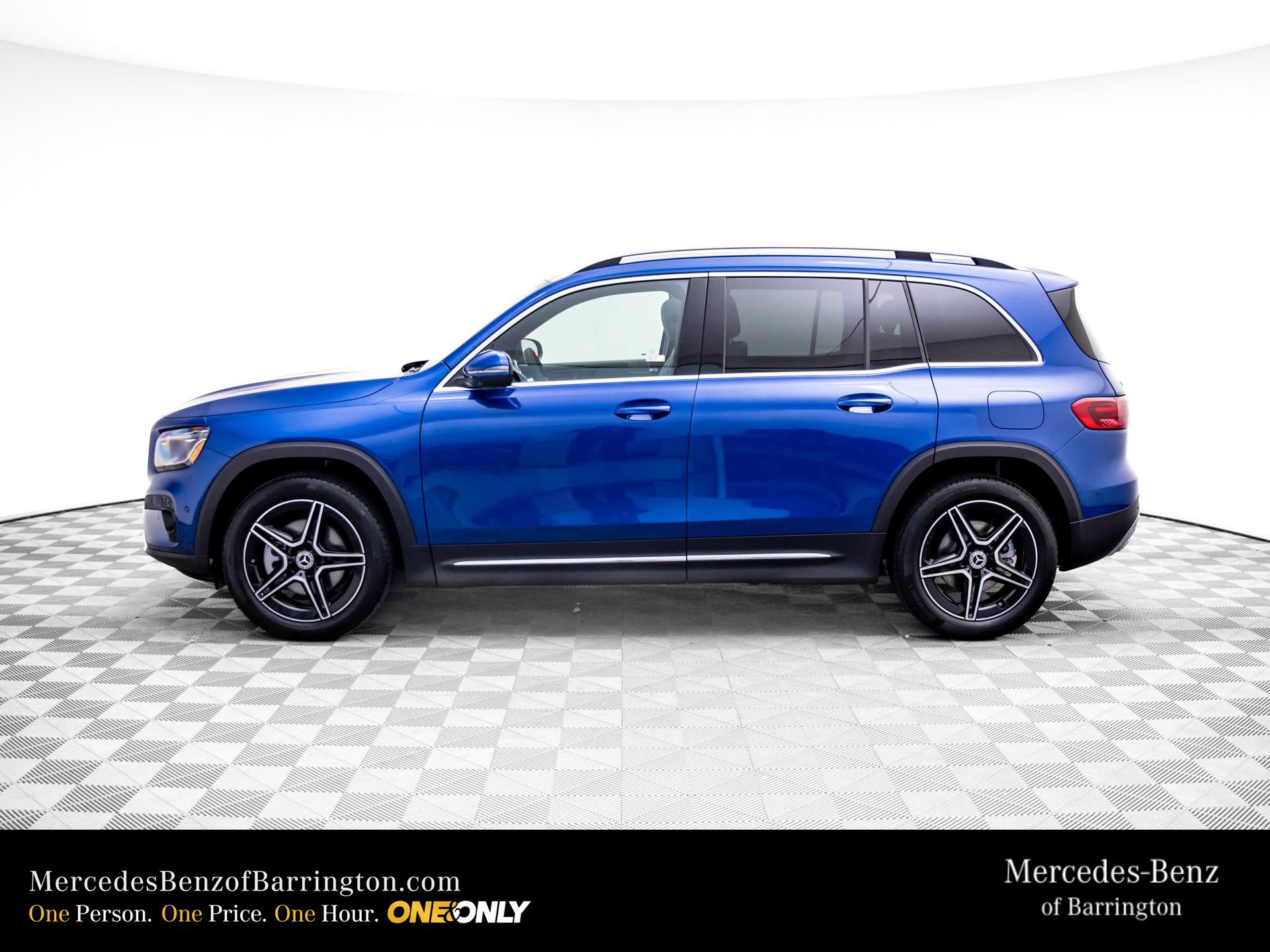 New 2026 Mercedes-Benz GLB 250 4MATIC image 2