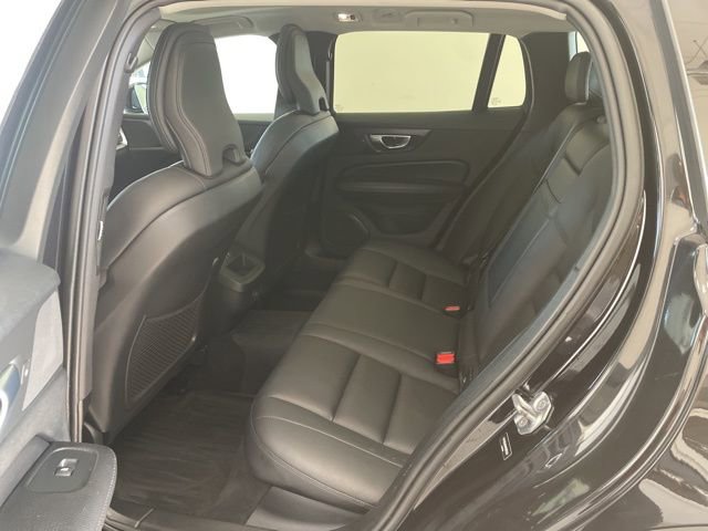 Used 2021 Volvo V60 T5 Cross Country w/ Climate Package image 8