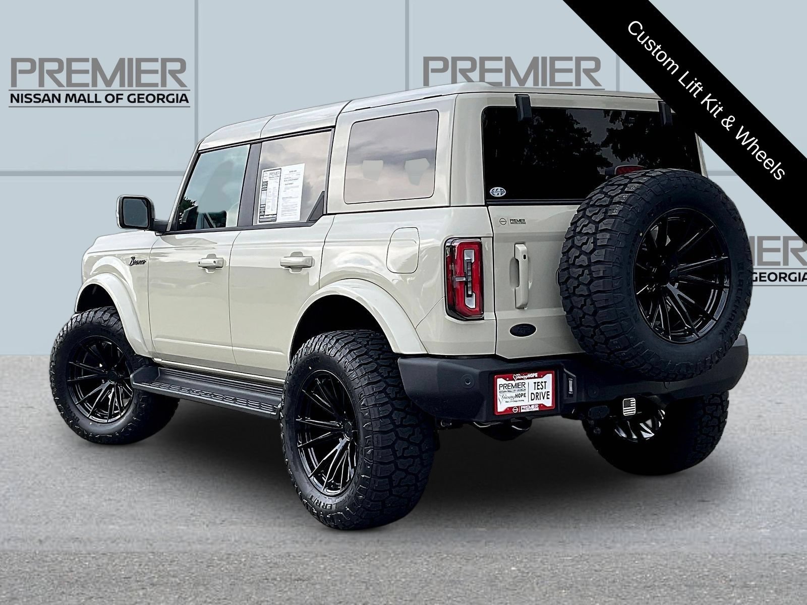 Used 2025 Ford Bronco Outer Banks AWD/4WD image 5