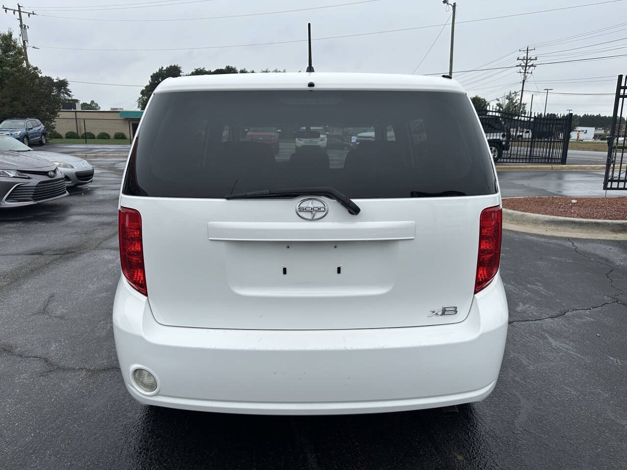 Used 2008 Scion xB FWD image 6