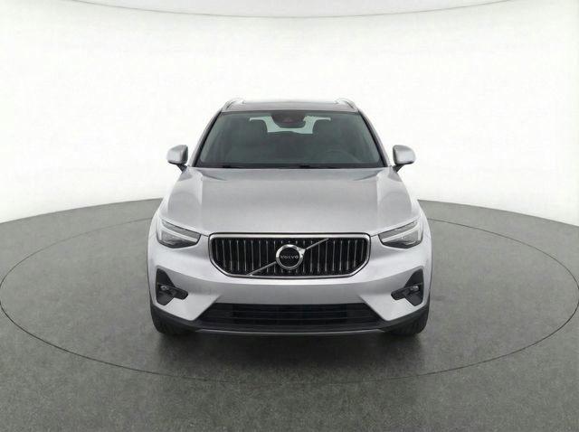 Certified 2023 Volvo XC40 B5 Plus image 25