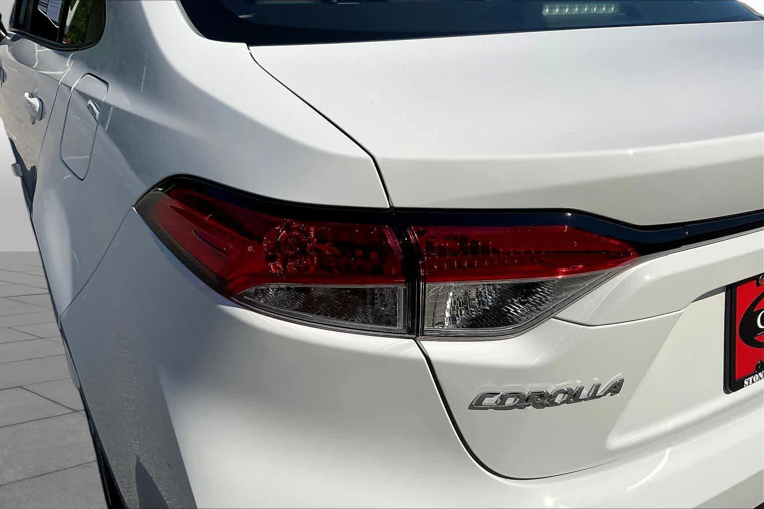 Used 2026 Toyota Corolla LE FWD image 28
