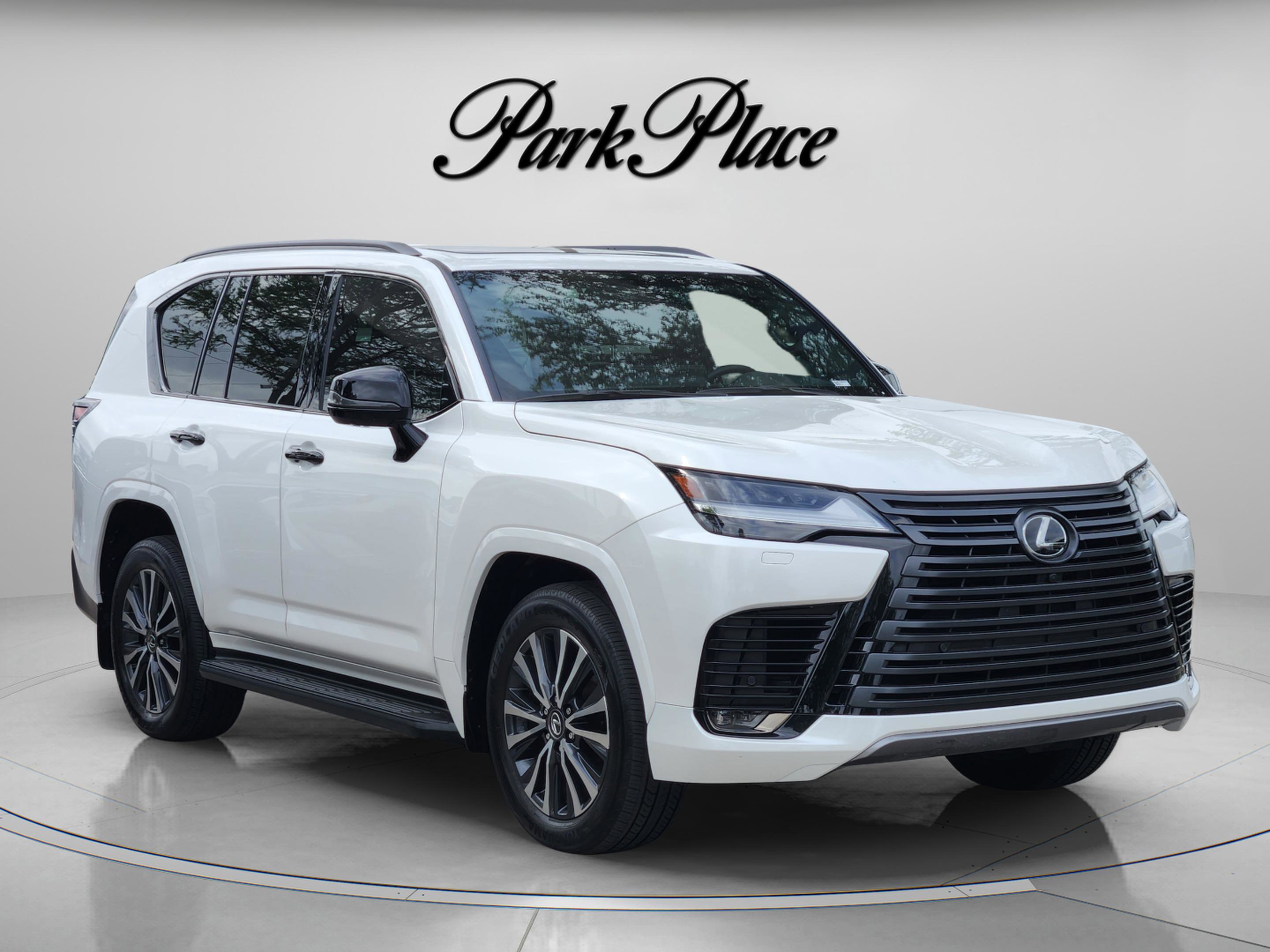 Used 2024 Lexus LX 600 4WD w/ Appearance Package image 4