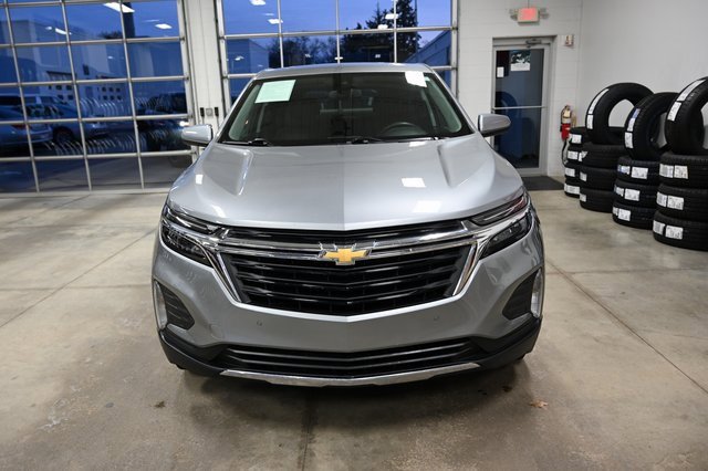 Used 2024 Chevrolet Equinox LT image 2