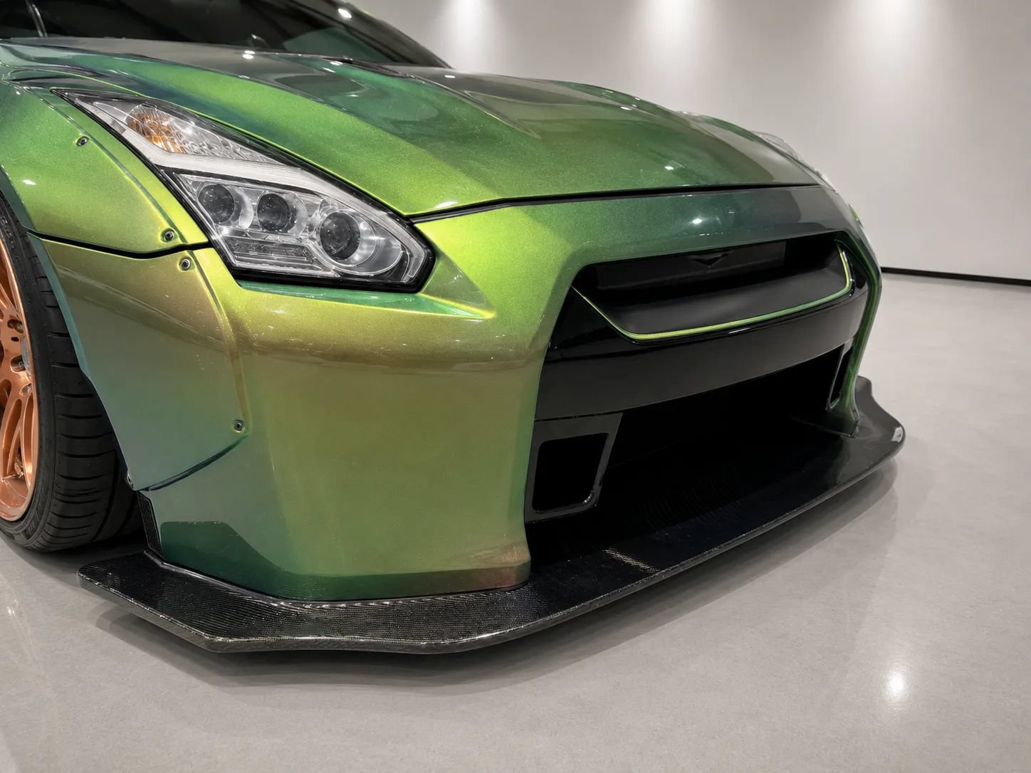 Used 2014 Nissan GT-R Black Edition AWD/4WD image 17