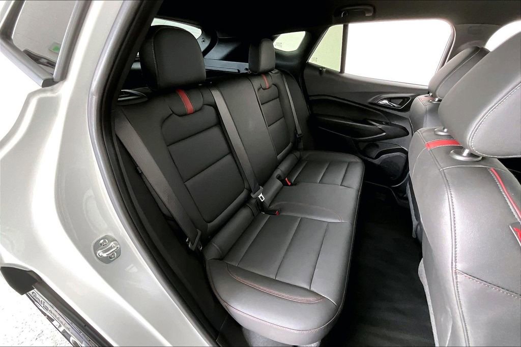 Used 2025 Chevrolet Trax RS w/ Driver Confidence Package image 33