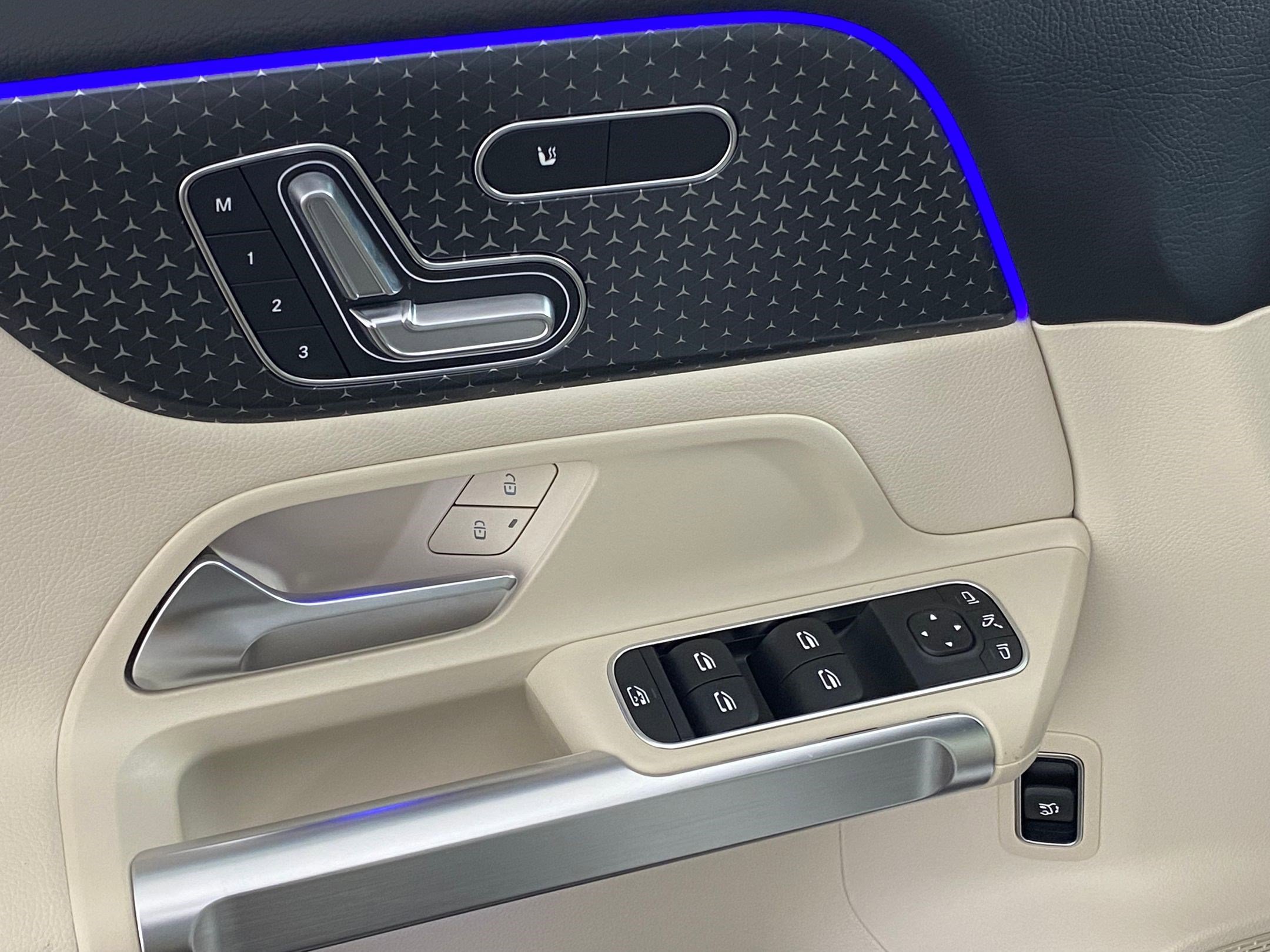 New 2025 Mercedes-Benz GLB 250 4MATIC image 21