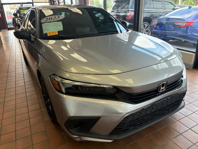 Used 2023 Honda Civic Sport image 1