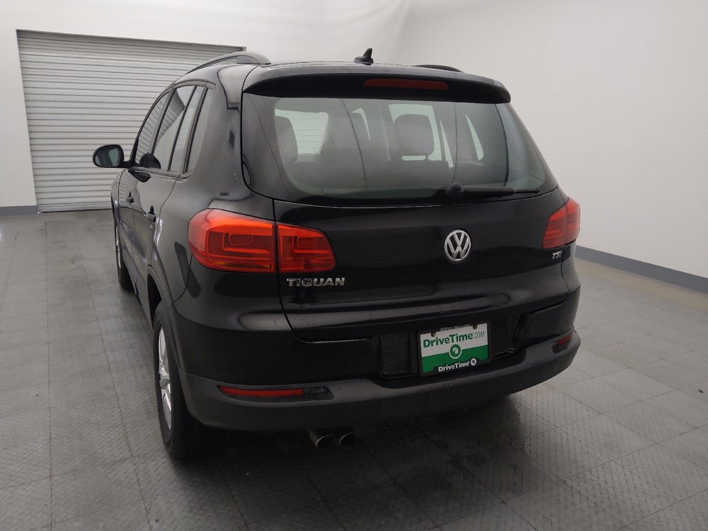 Used 2017 Volkswagen Tiguan S image 6