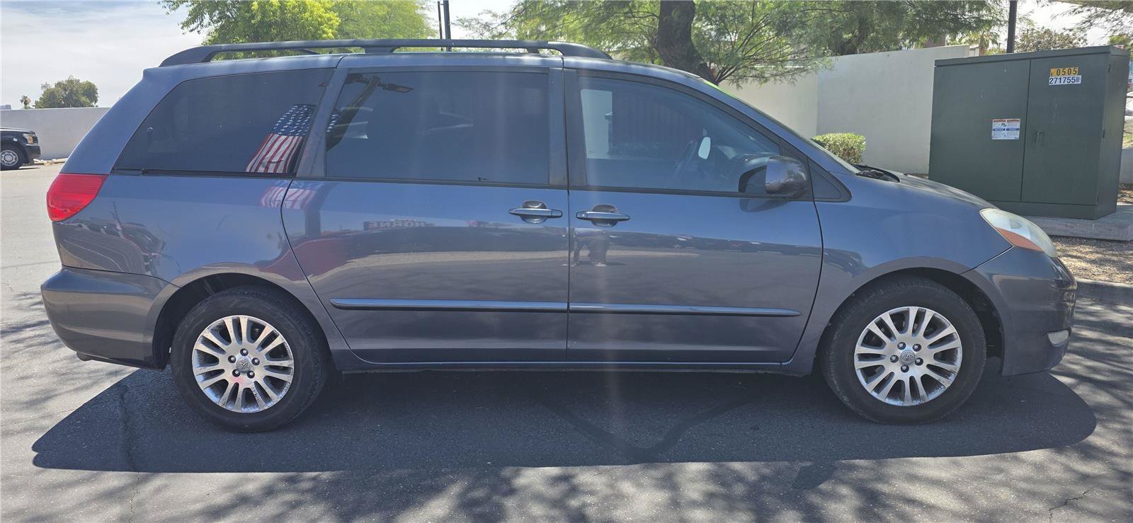 Used 2009 Toyota Sienna XLE FWD image 4