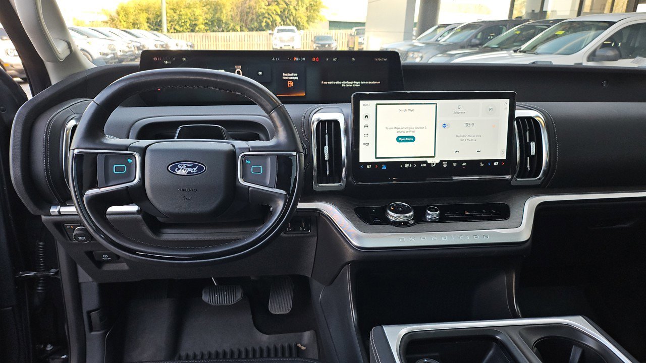 Used 2025 Ford Expedition Max Platinum AWD/4WD image 16