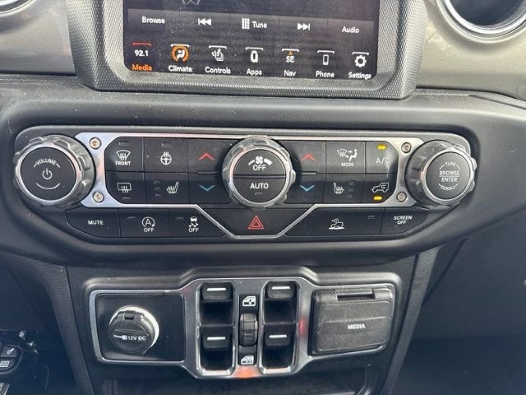 Used 2022 Jeep Gladiator Overland w/ Cold Weather Group AWD/4WD image 36