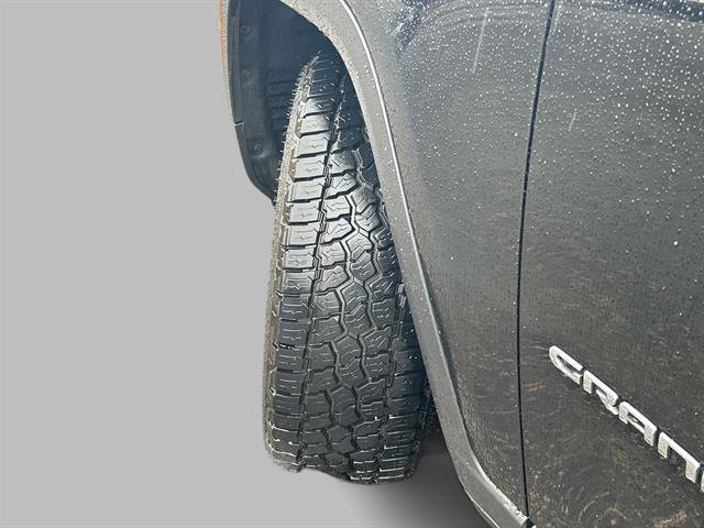 Used 2022 Jeep Grand Cherokee L Limited image 10