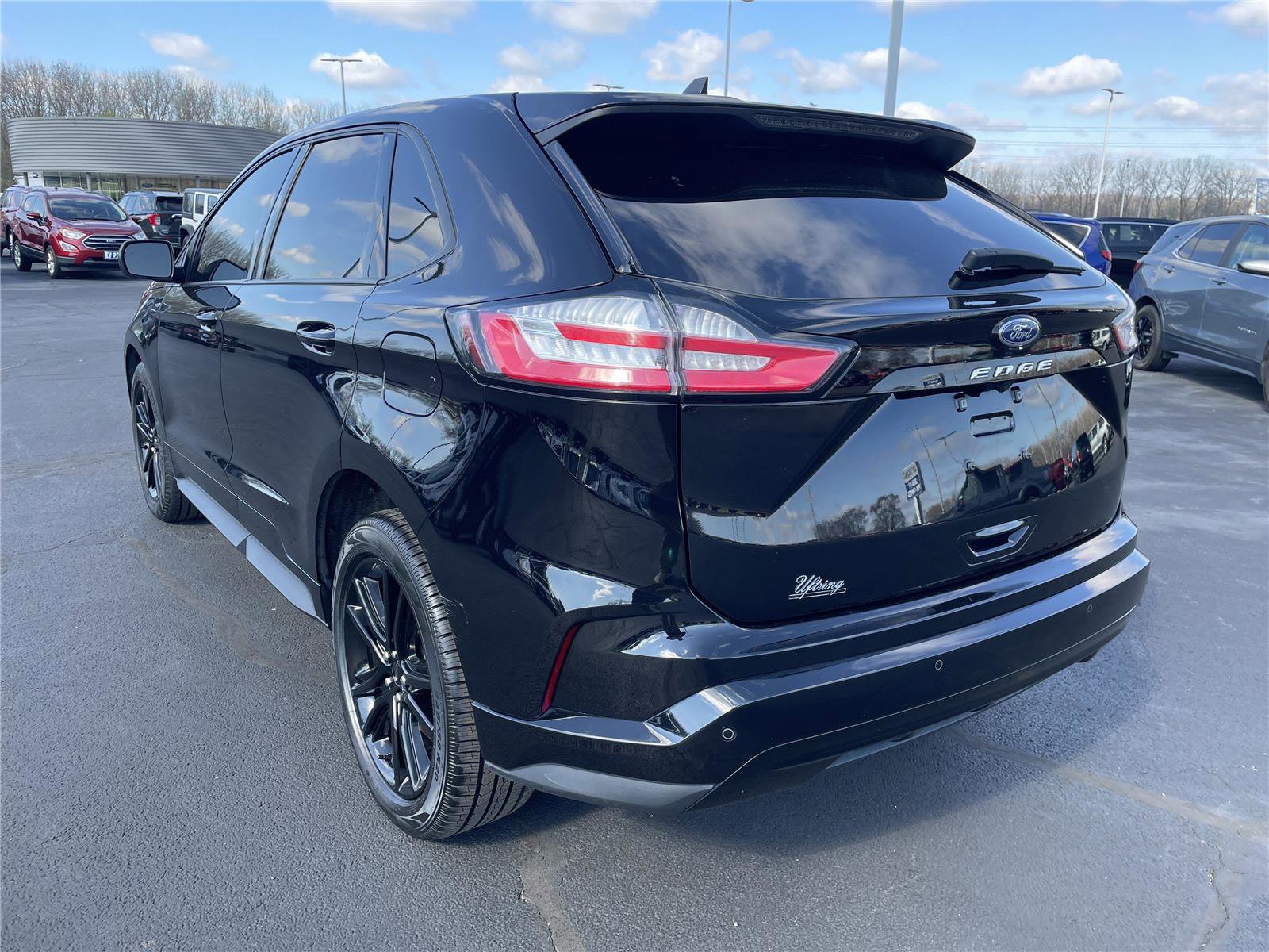 Used 2023 Ford Edge ST-Line image 3