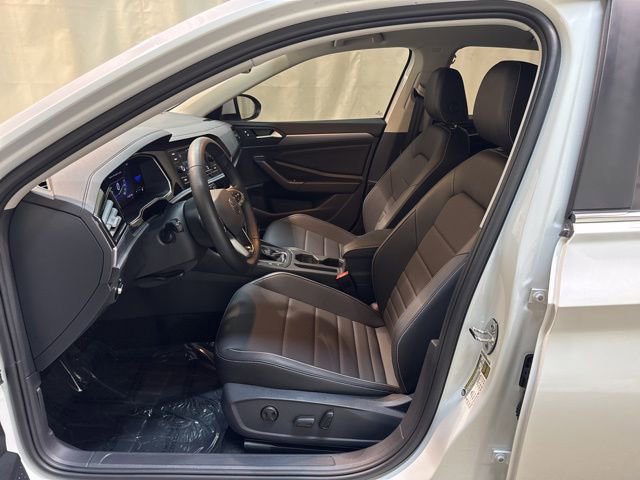 Certified 2024 Volkswagen Jetta SE image 13