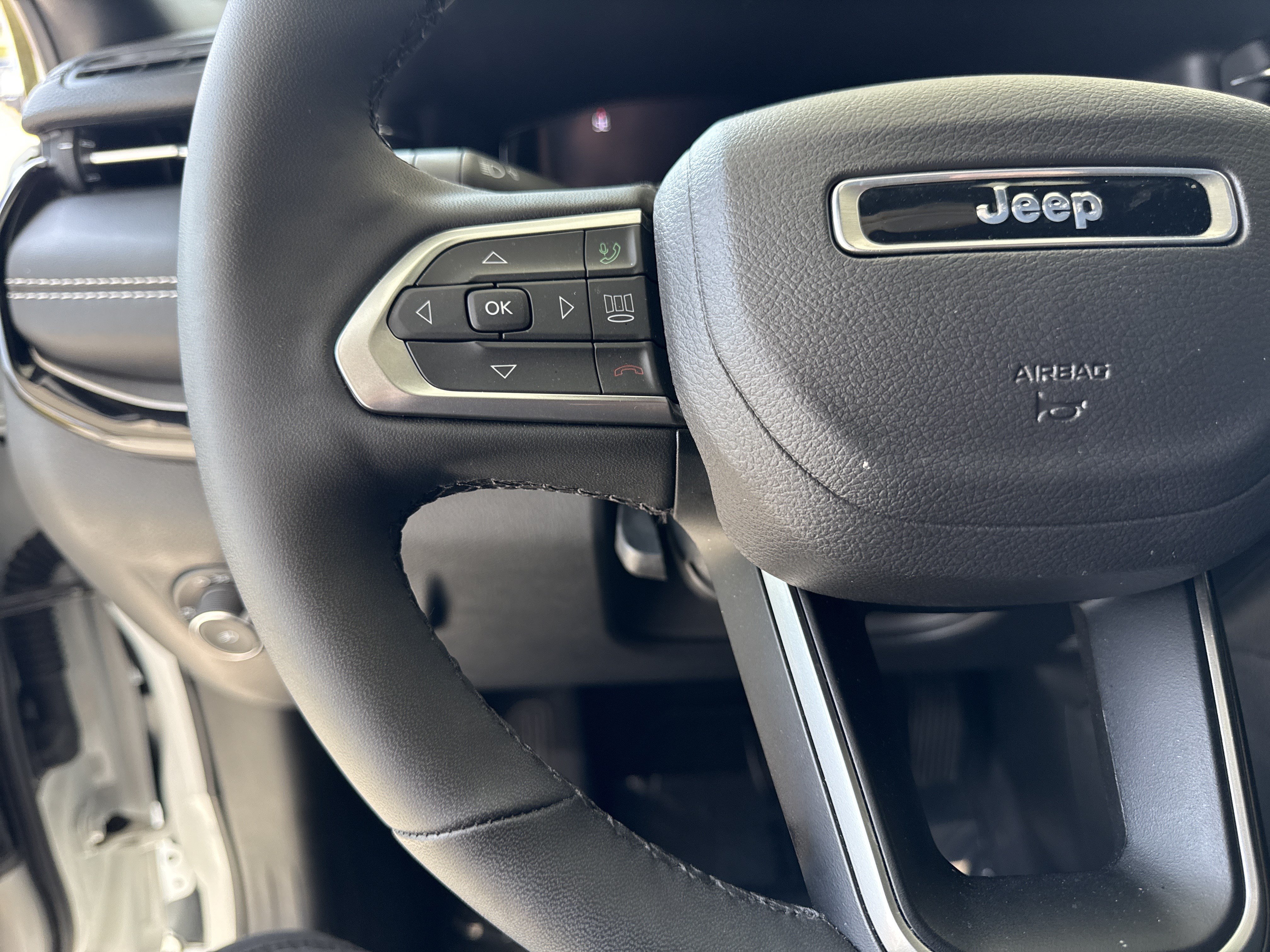 Used 2024 Jeep Compass Limited w/ High Altitude Package AWD/4WD image 18