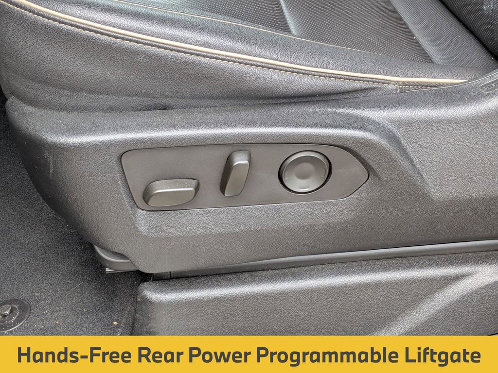 Used 2023 Chevrolet Suburban Premier image 17