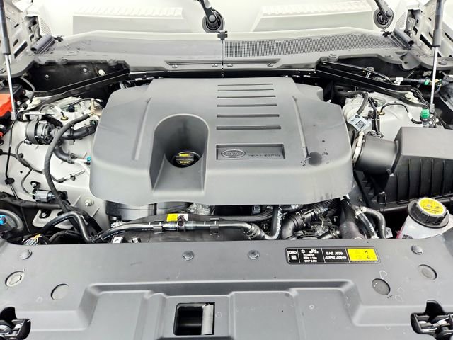 New 2026 Land Rover Defender 110 X-Dynamic SE image 32