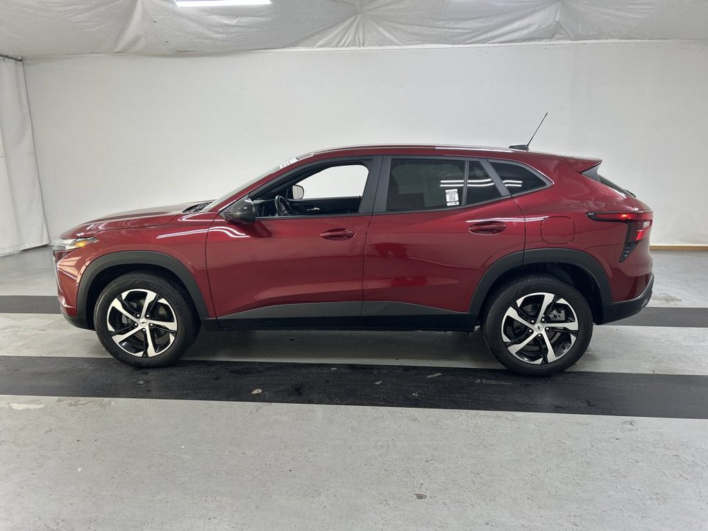 Used 2025 Chevrolet Trax RS w/ Driver Confidence Package FWD image 6