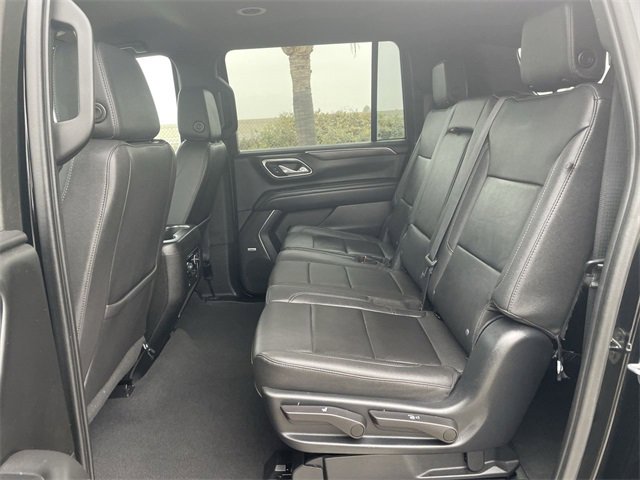 Used 2023 Chevrolet Suburban LT image 24