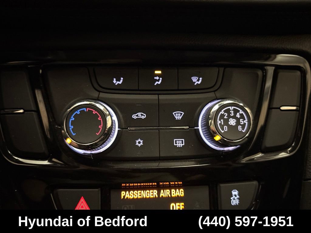 Used 2022 Buick Encore Preferred AWD/4WD image 21