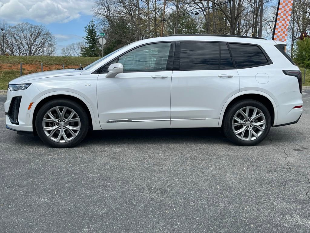 Used 2020 Cadillac XT6 Premium Luxury w/ Platinum Package AWD/4WD image 4