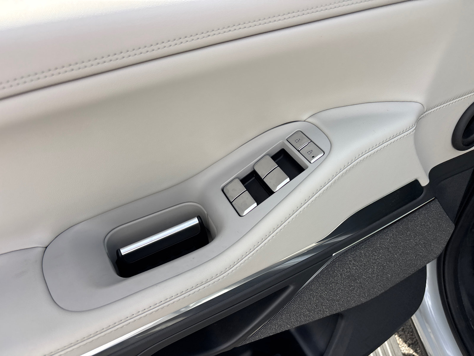 New 2026 Lincoln Navigator Reserve AWD/4WD image 12