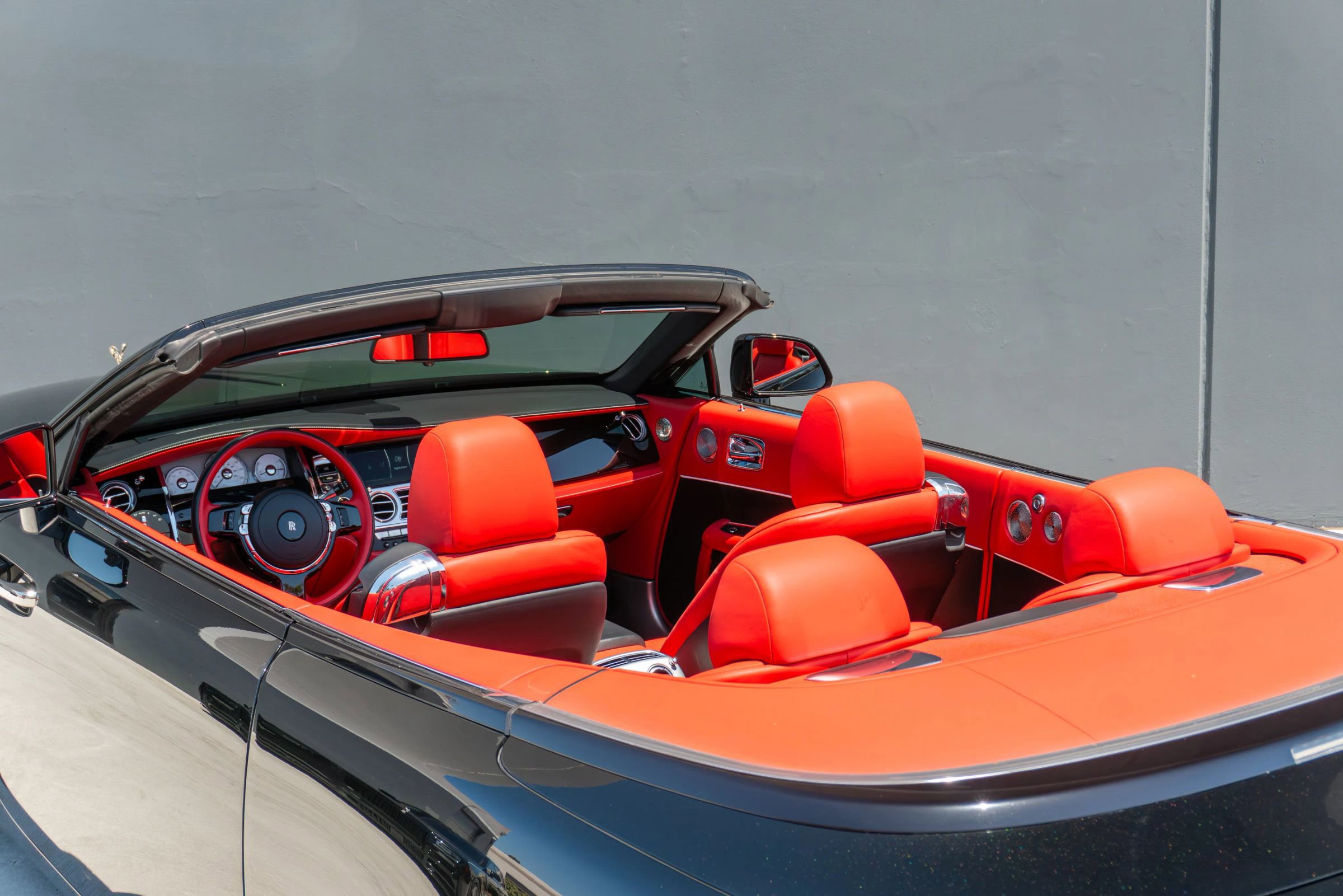 Used 2019 Rolls-Royce Dawn RWD image 85