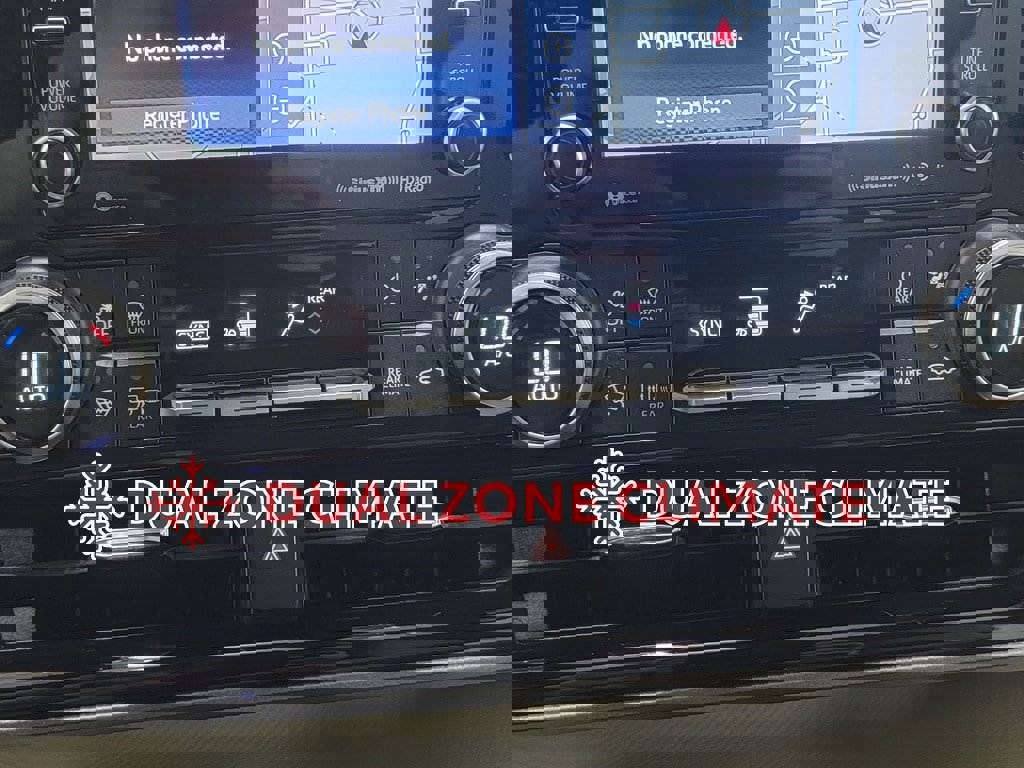 Used 2022 Toyota Highlander XLE image 24