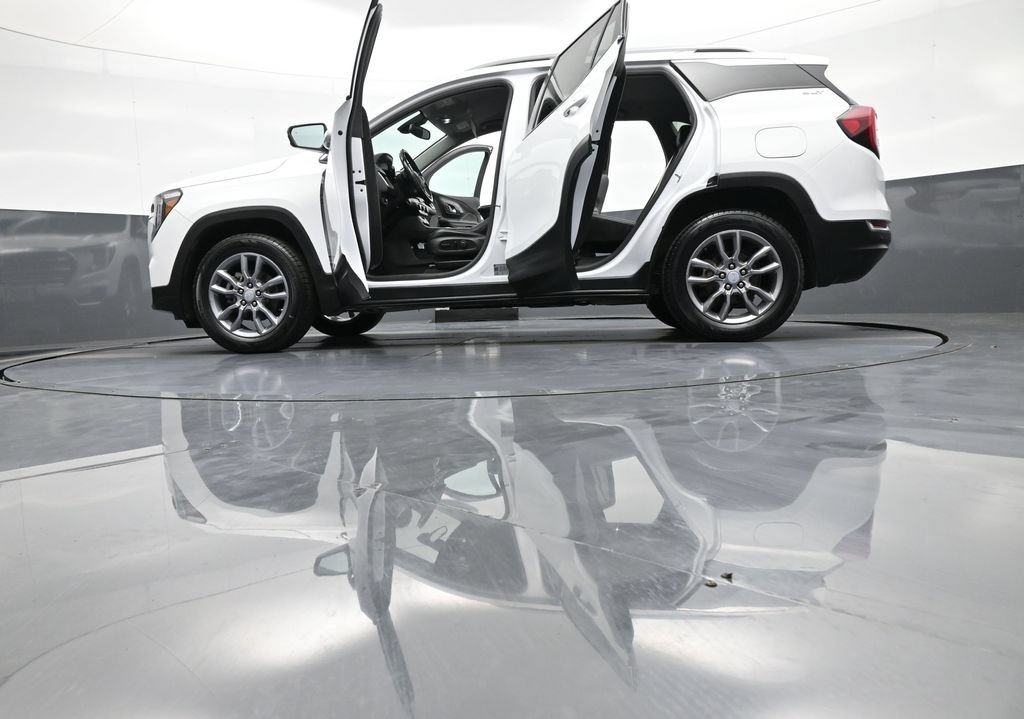 Used 2022 GMC Terrain SLT w/ Infotainment Package II AWD/4WD image 49