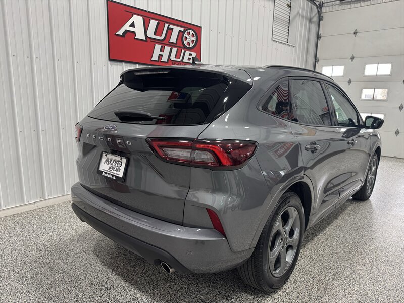 Used 2023 Ford Escape ST-Line w/ Tech Pack #1 FWD image 28