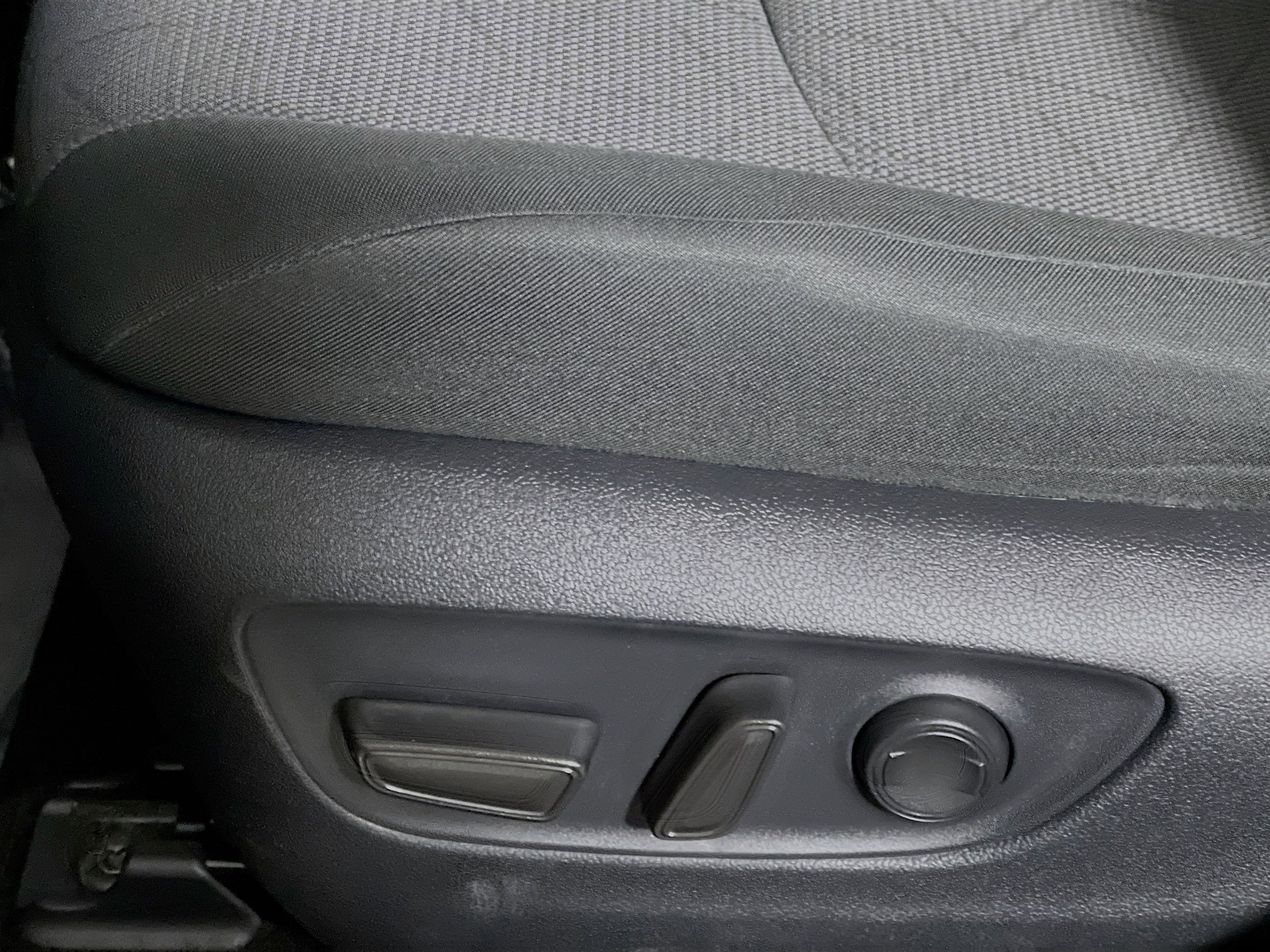 Used 2025 Toyota RAV4 XLE image 16