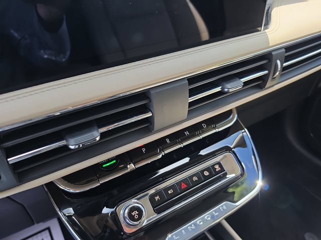 Used 2025 Lincoln Corsair FWD w/ Equipment Group 101A image 23