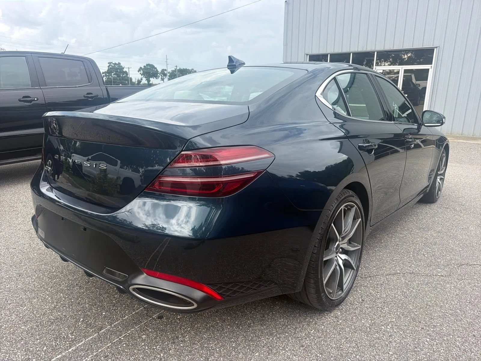 Used 2025 Genesis G70 2.5T RWD image 8