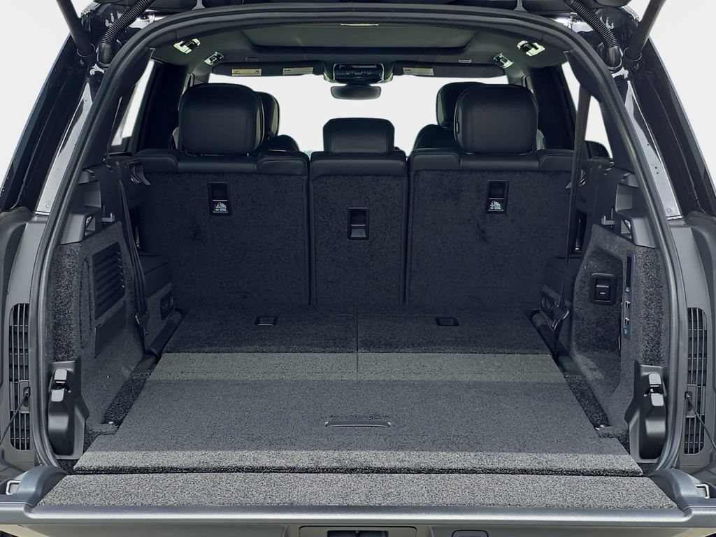 New 2026 Land Rover Range Rover Long Wheelbase SE AWD/4WD image 12