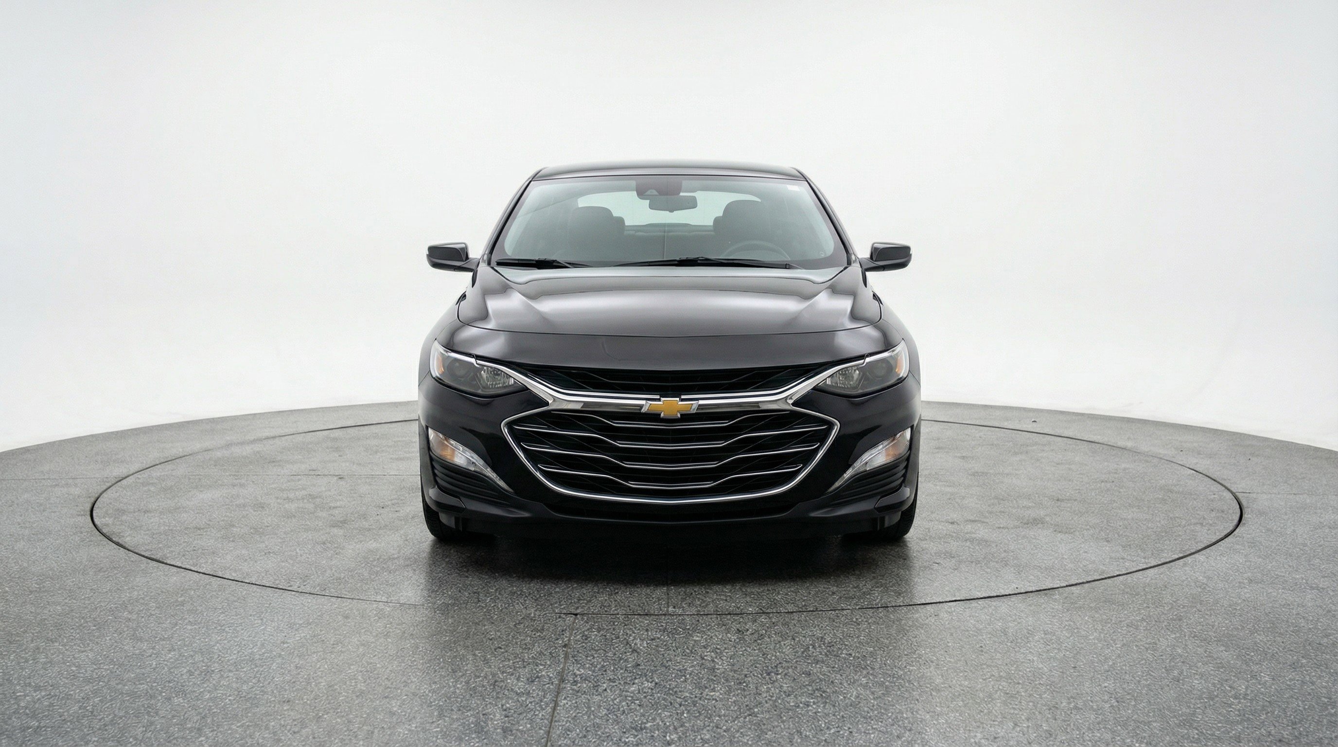 Used 2024 Chevrolet Malibu LT image 2
