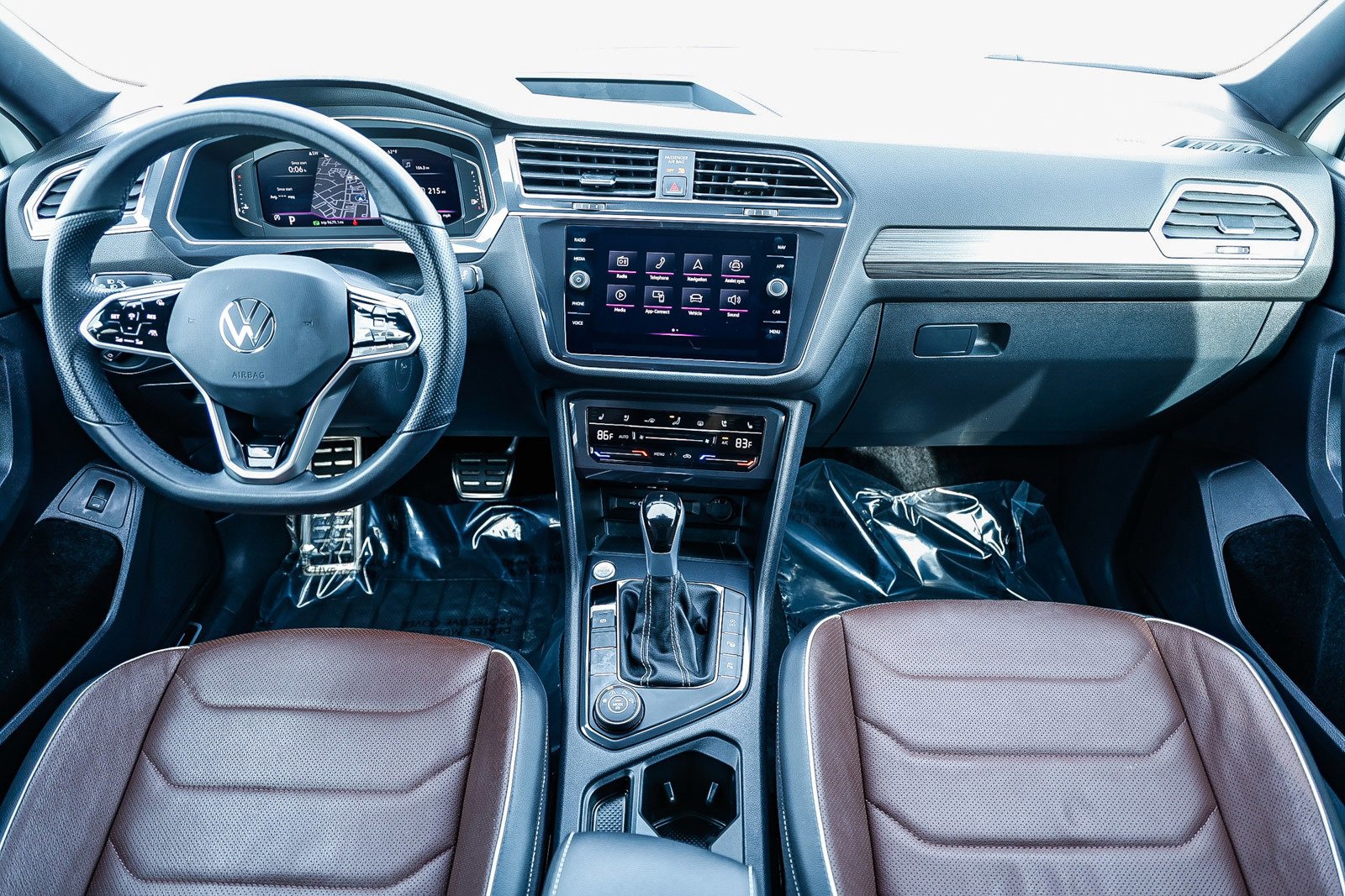 Used 2024 Volkswagen Tiguan SEL R-Line image 10