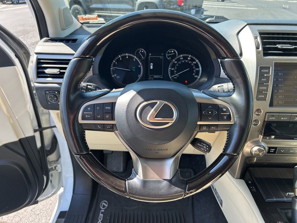 Used 2021 Lexus GX 460 Luxury w/ Accessory Package AWD/4WD image 23