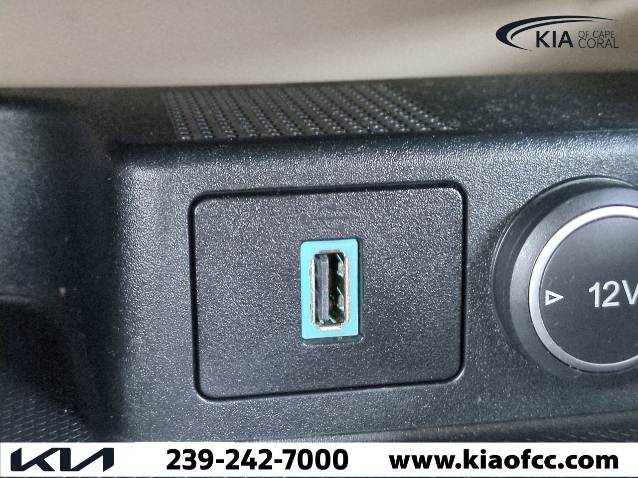 Used 2020 Ford Escape SE image 22