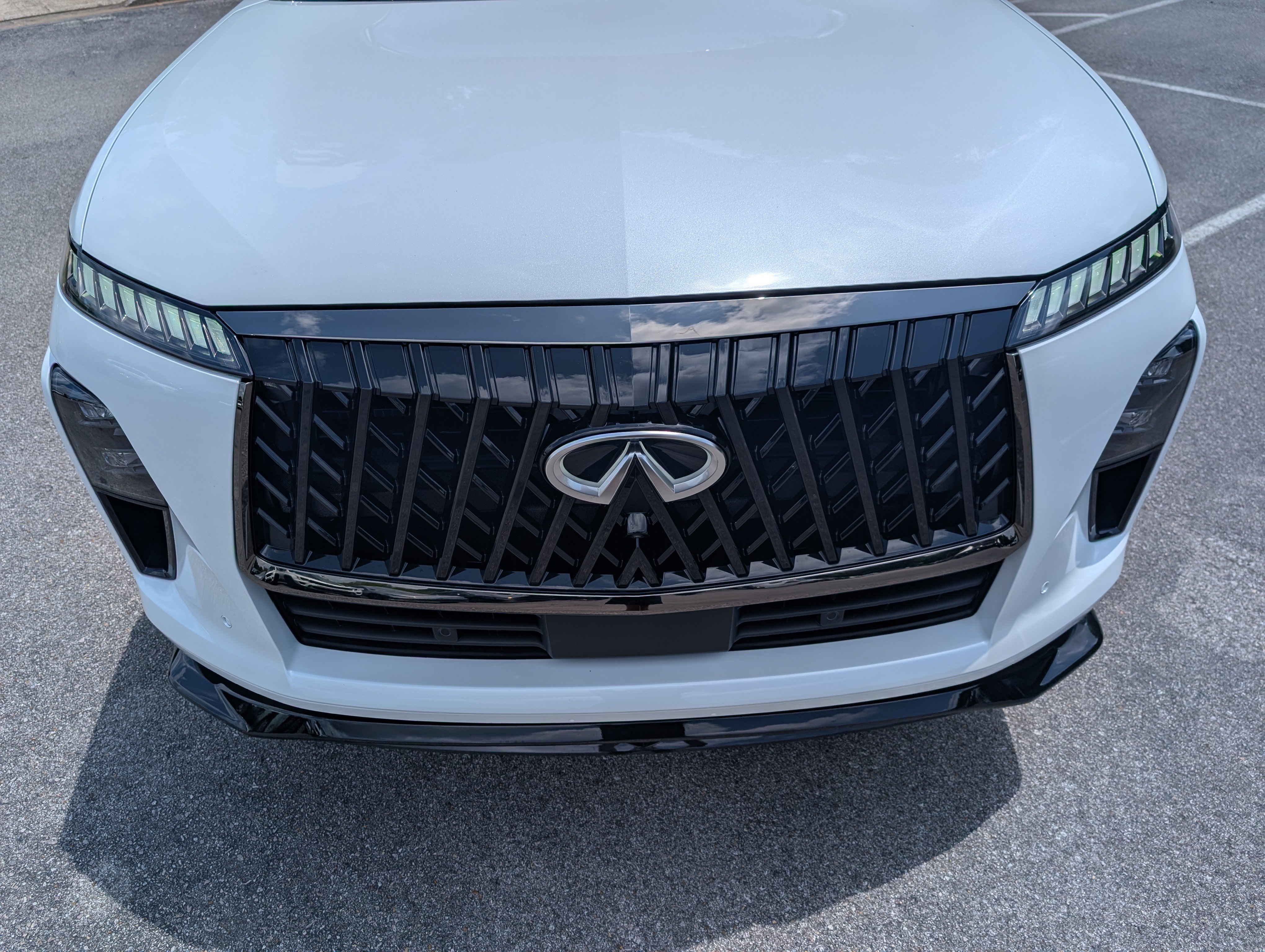 Used 2026 INFINITI QX80 4WD w/ Sport Exterior Package image 12