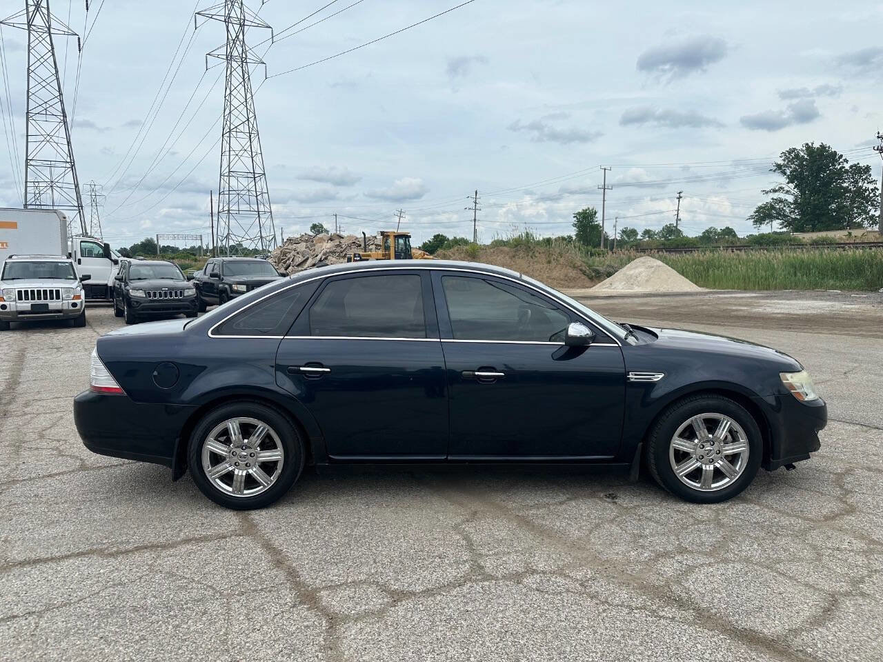 Used 2008 Ford Taurus Limited FWD image 8