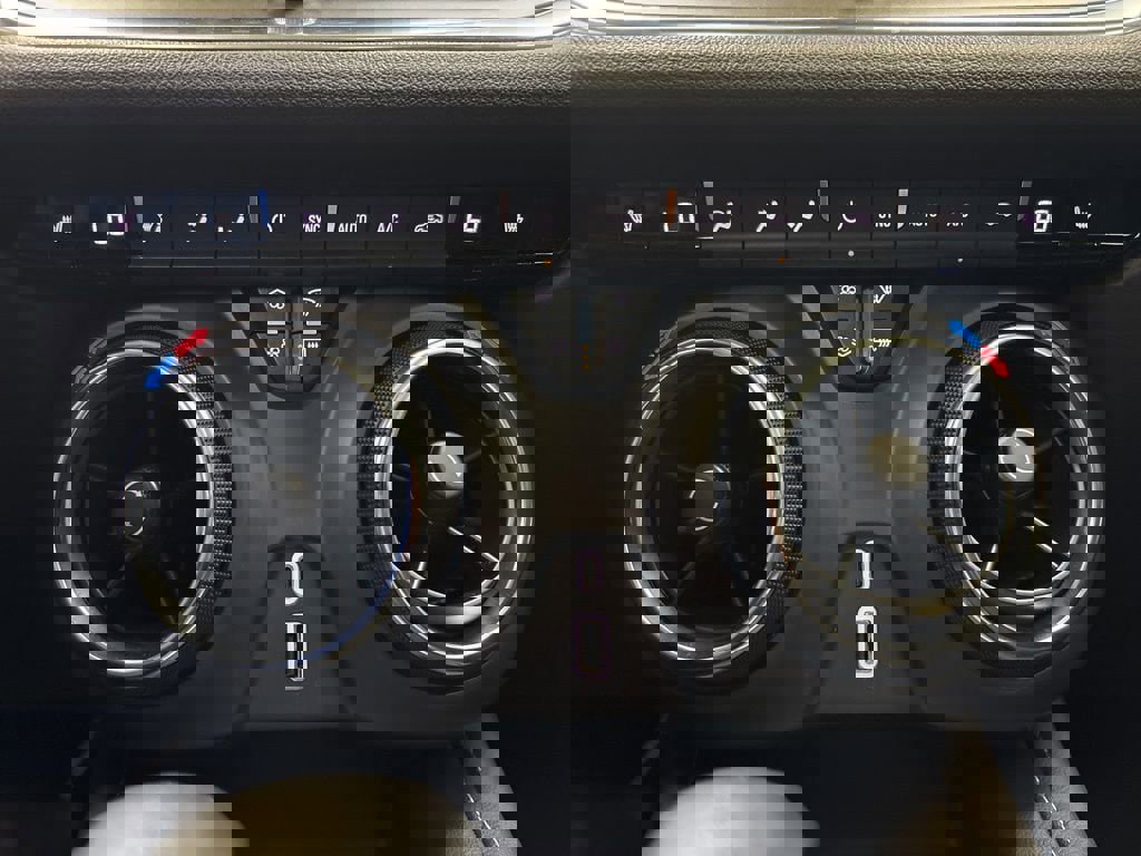 Used 2024 Chevrolet Blazer LT image 33