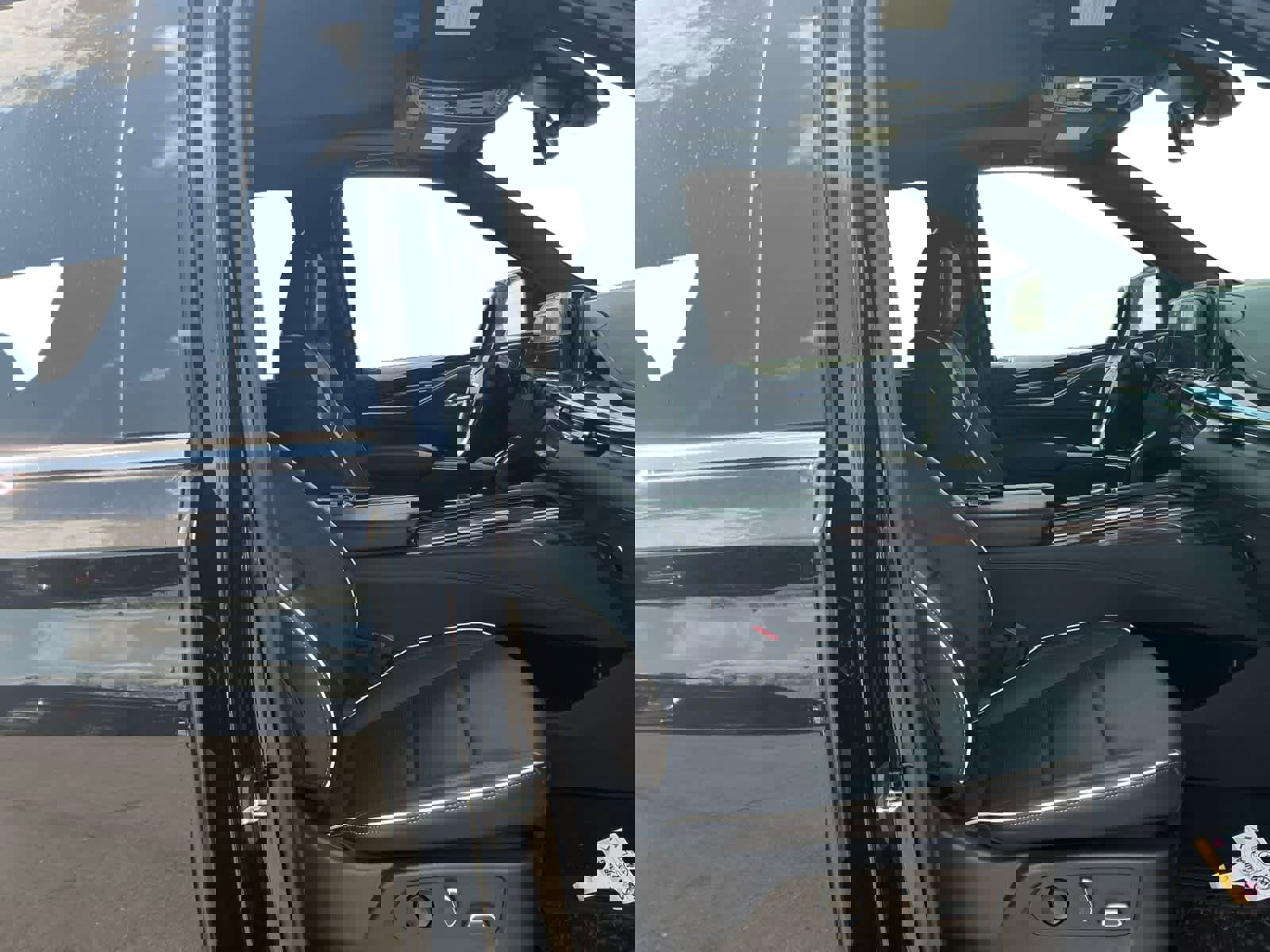 Used 2022 Cadillac Escalade Premium Luxury w/ LPO, Radiant Package AWD/4WD image 14