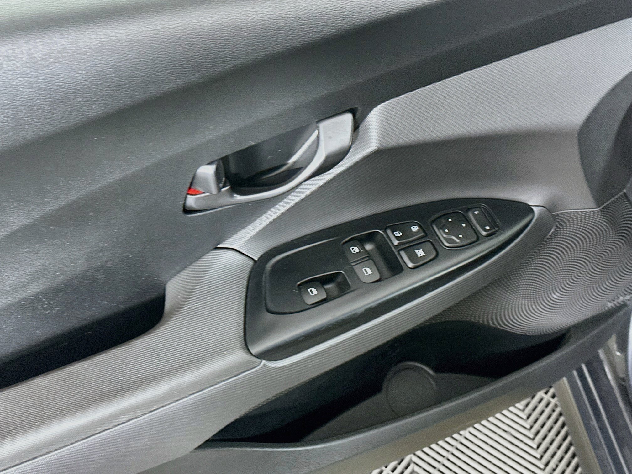 Used 2019 Hyundai Veloster Turbo FWD image 15