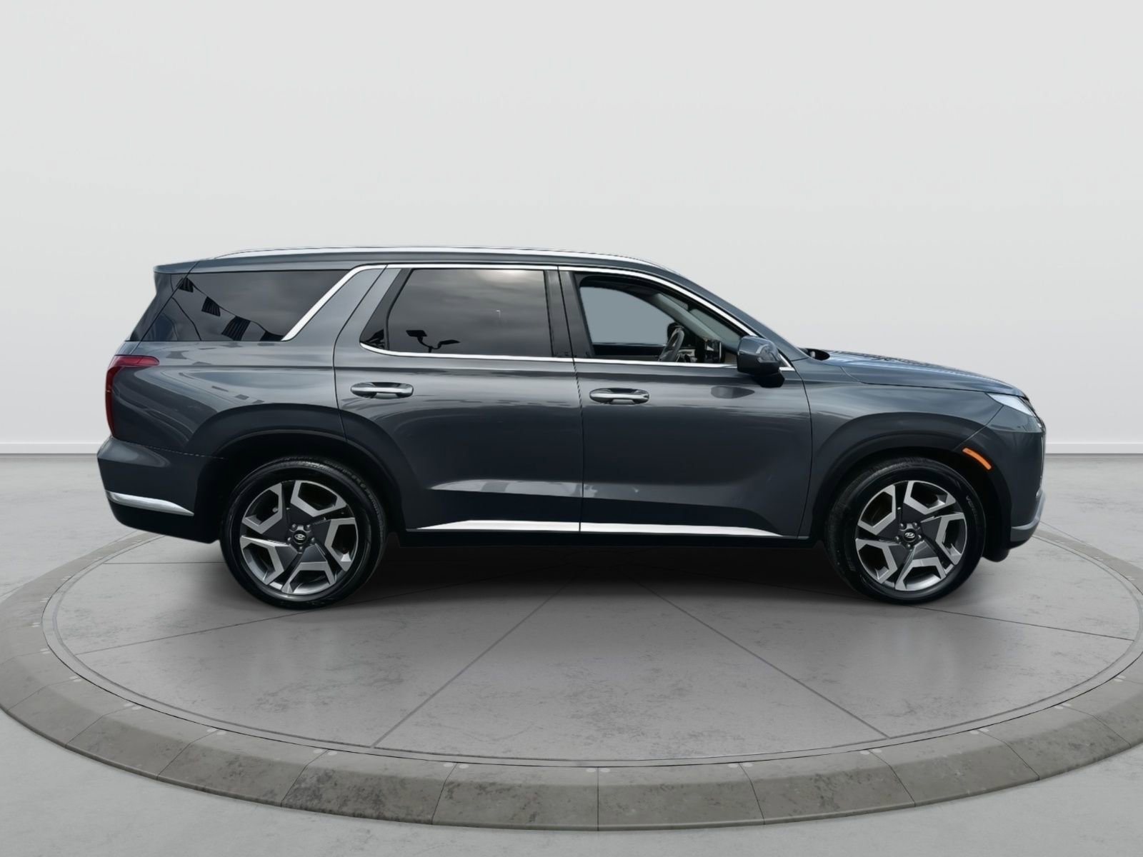 Used 2025 Hyundai Palisade Limited image 4