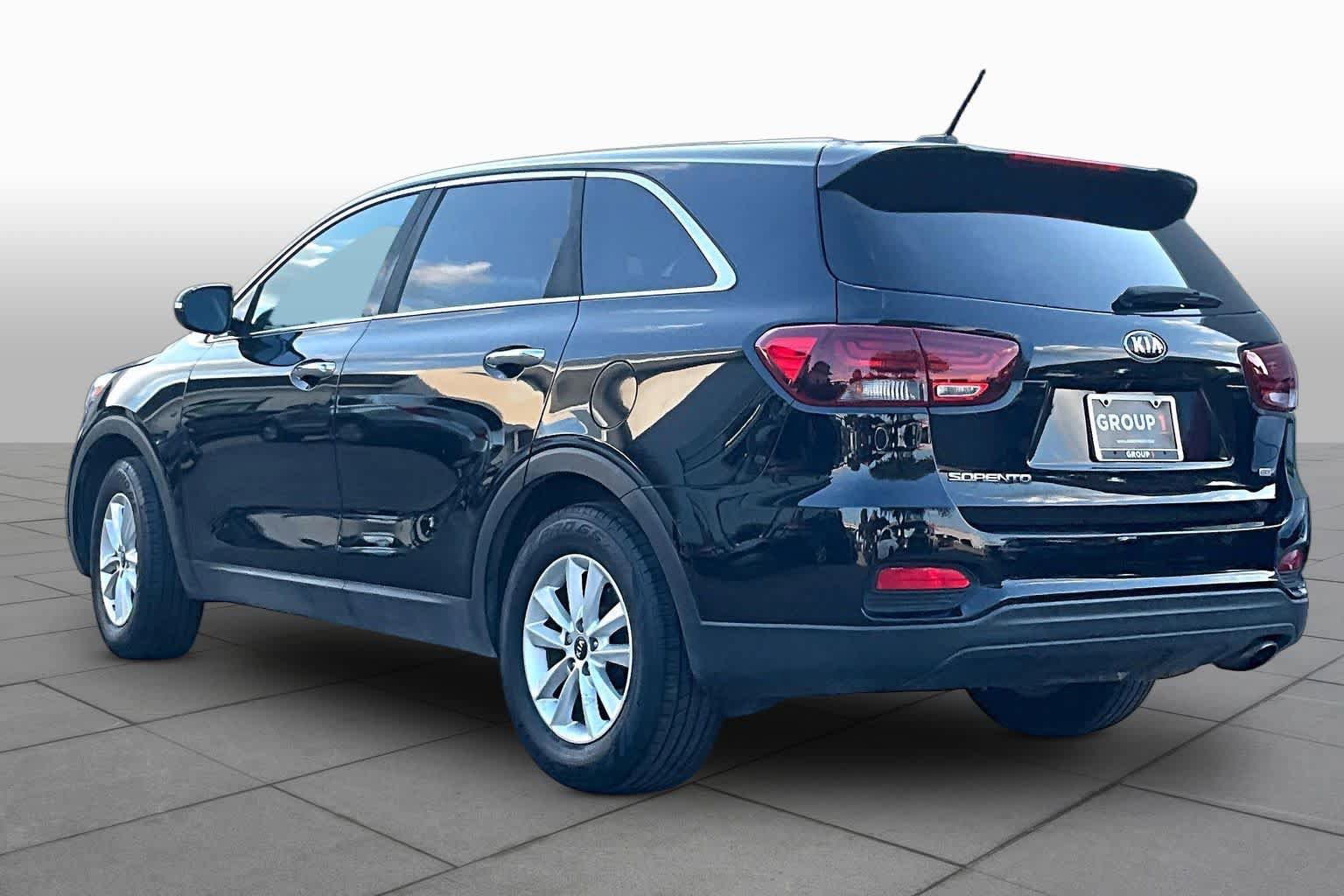 Used 2019 Kia Sorento L FWD image 12