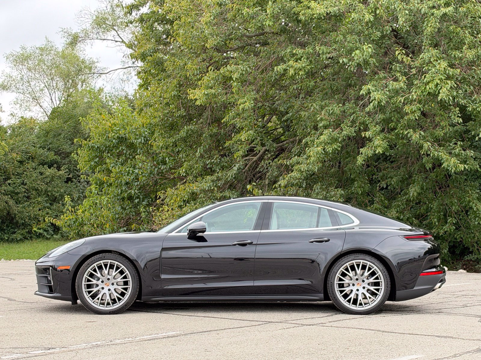 Certified 2026 Porsche Panamera 4 AWD/4WD image 2